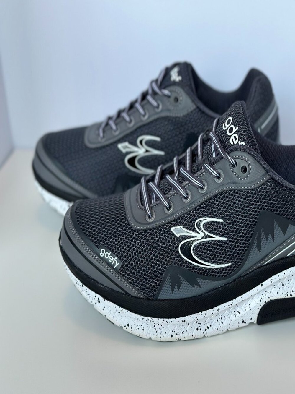 Gravity Defyer G-Defy Mighty Walk Black Gray VersaShock Shoes 10.5